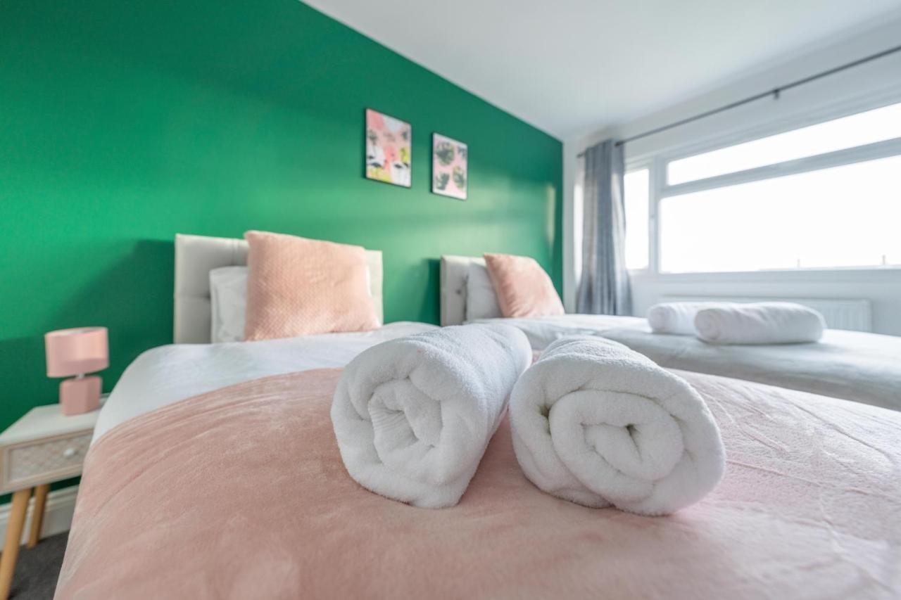 Contractor Accommodation Near Heathrow, Windsor Minutes From M4 Slough Extérieur photo